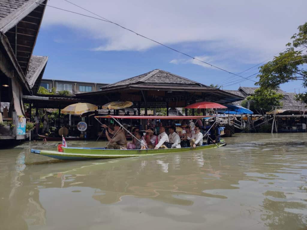 Pattaya floating market opening hours