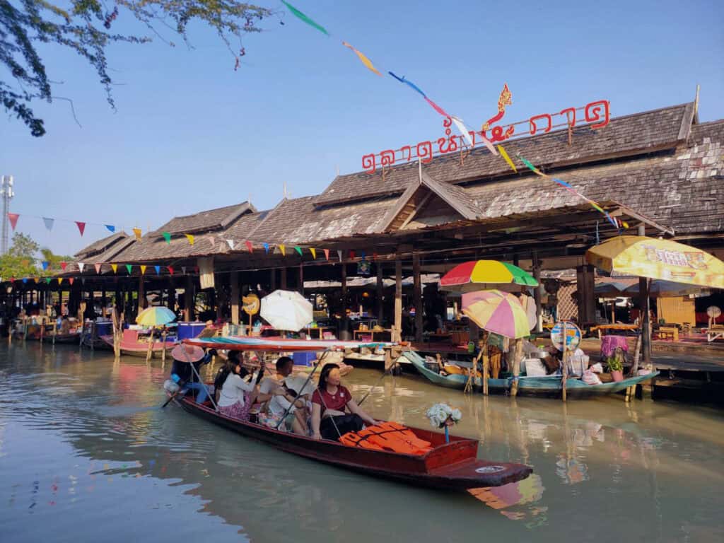 Pattaya Floating Market entrance fee